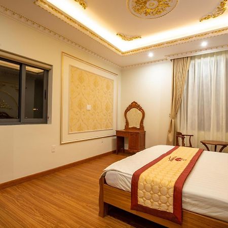 Tri Tam Hotel - Khach San Tri Tam Ben Luc Extérieur photo