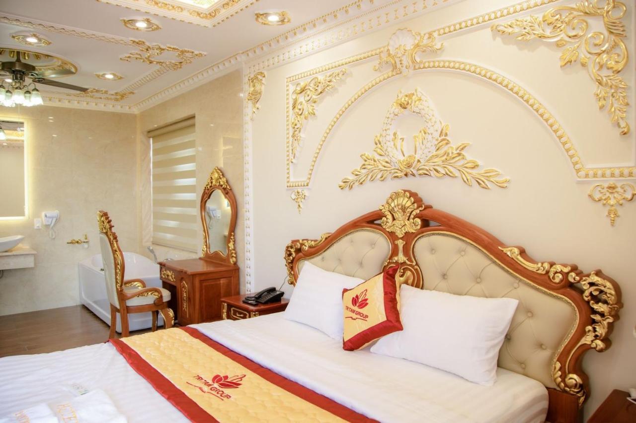 Tri Tam Hotel - Khach San Tri Tam Ben Luc Extérieur photo