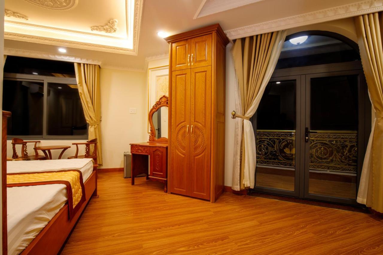 Tri Tam Hotel - Khach San Tri Tam Ben Luc Extérieur photo