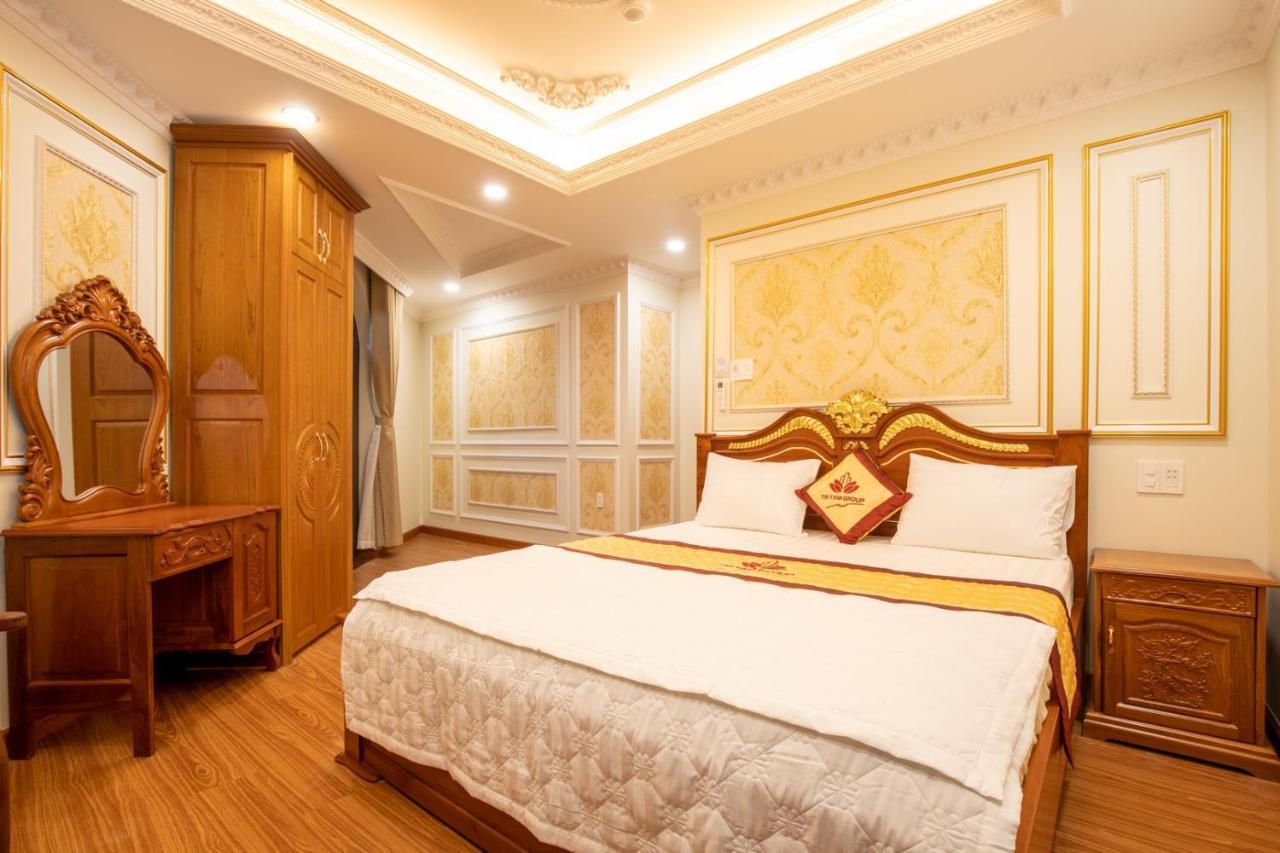 Tri Tam Hotel - Khach San Tri Tam Ben Luc Extérieur photo
