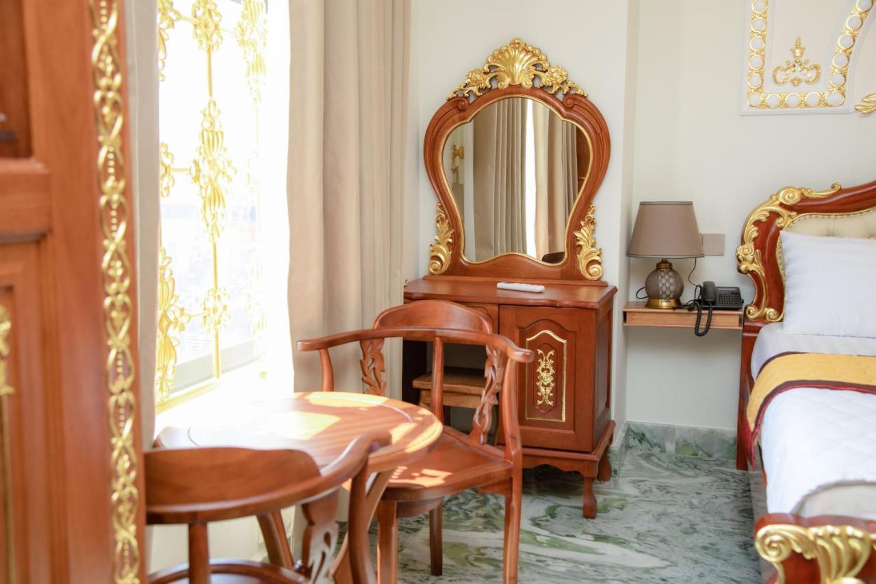Tri Tam Hotel - Khach San Tri Tam Ben Luc Extérieur photo