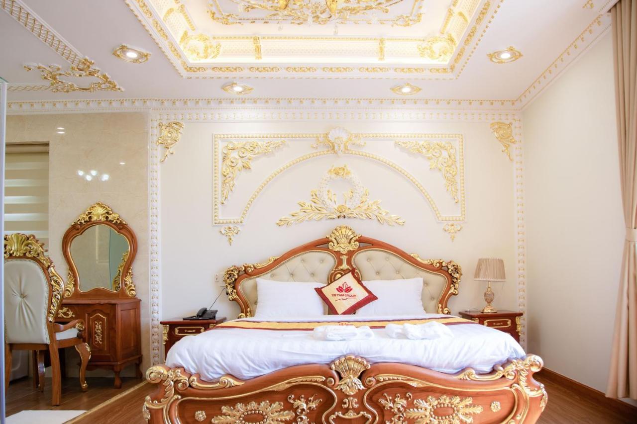 Tri Tam Hotel - Khach San Tri Tam Ben Luc Extérieur photo