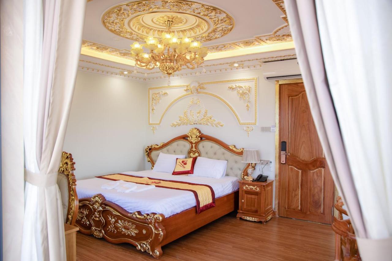 Tri Tam Hotel - Khach San Tri Tam Ben Luc Extérieur photo